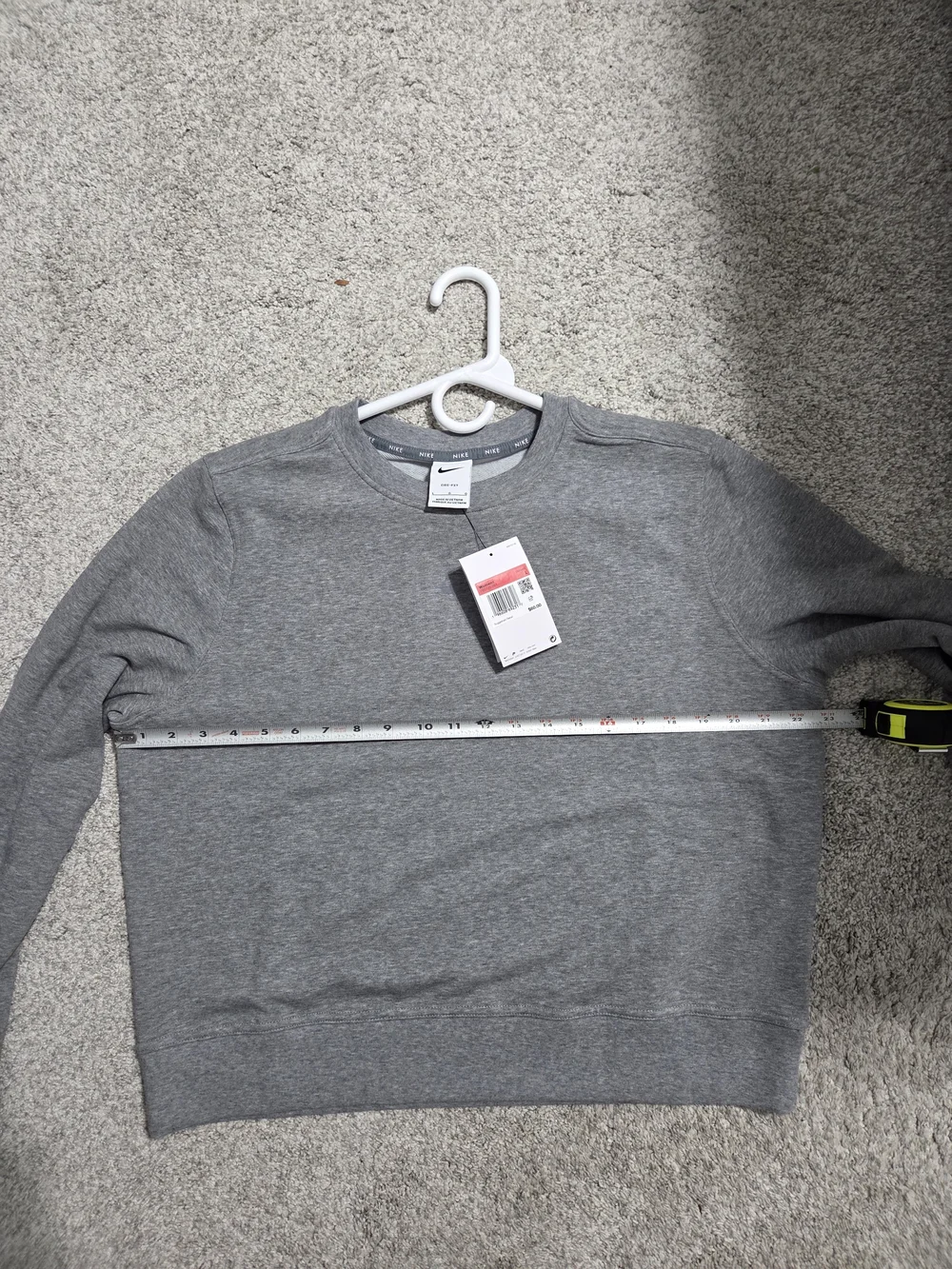 Nike Women’s Grey Crewneck Pullover Sweatshirt NWT